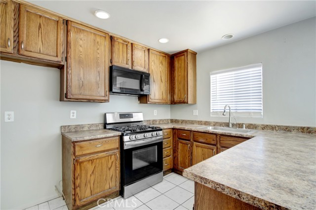 13688 Pecan Place, Moreno Valley CA: https://media.crmls.org/medias/1f432f79-1a81-4016-8373-093a58690610.jpg