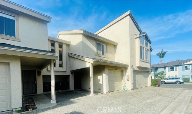 17081 Green Lane, Huntington Beach CA: https://media.crmls.org/medias/1f4339ab-b37d-48cc-9257-5473dc9691b4.jpg