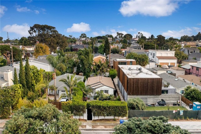 768 Rosecrans Avenue, Manhattan Beach, California 90266, 3 Bedrooms Bedrooms, ,1 BathroomBathrooms,Residential,Sold,Rosecrans,SB21180825