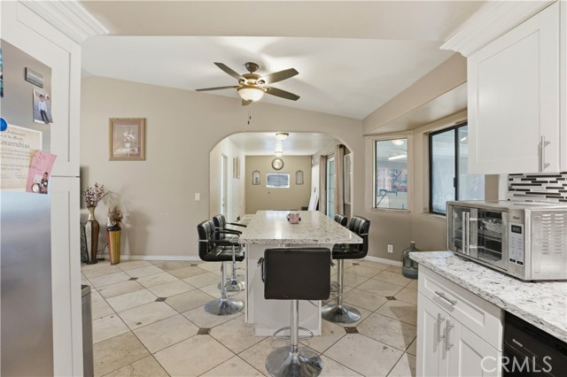 Detail Gallery Image 10 of 54 For 15572 Riverside St, Hesperia,  CA 92345 - 3 Beds | 2 Baths