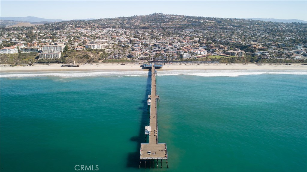 https://media.crmls.org/medias/1f476ae8-b235-49a8-b85a-45e054b3d3dc.jpg?preset=X-Large