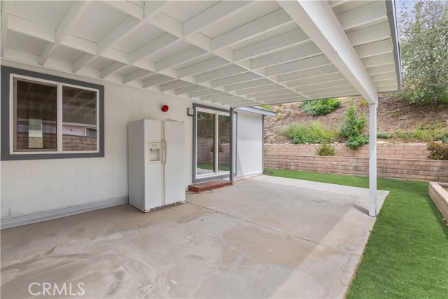 13691 Gavina Avenue, Sylmar CA: https://media.crmls.org/medias/1f47fe39-3f05-4e7a-b377-a13da7a817b2.jpg