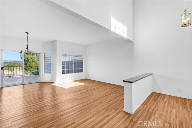 Detail Gallery Image 3 of 31 For 1091 Amberton Lane, Newbury Park,  CA 91320 - 3 Beds | 3 Baths