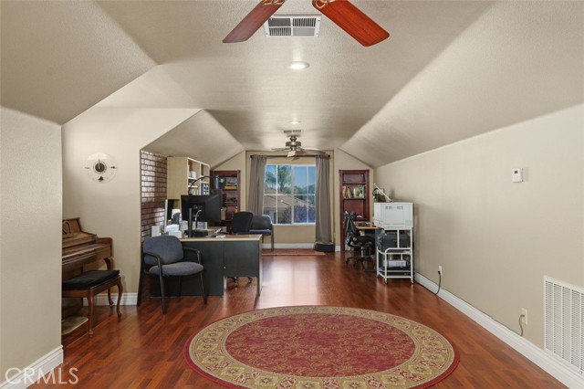 29944 Peach Tree Court, Murrieta CA: https://media.crmls.org/medias/1f481a7b-3425-436f-8517-87ac8fe94c71.jpg