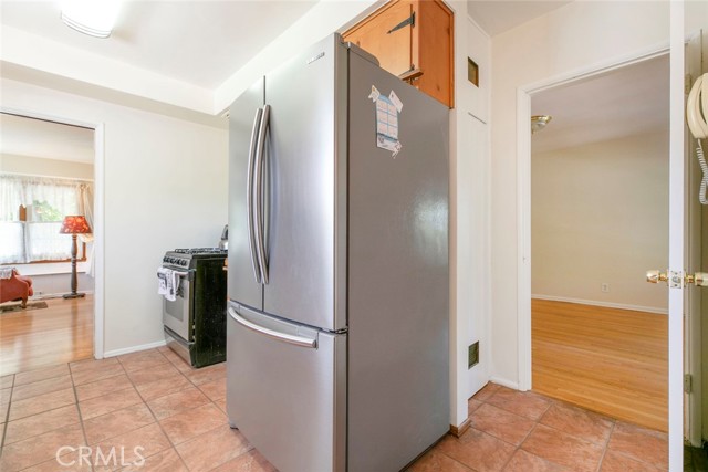 Detail Gallery Image 14 of 45 For 14719 Wyandotte St, Van Nuys,  CA 91405 - 2 Beds | 1/1 Baths