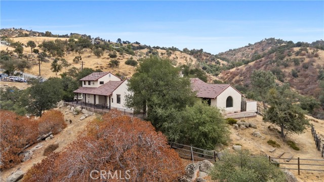 30721 Condor Place, Tehachapi CA: https://media.crmls.org/medias/1f484a67-61f3-4f8b-af05-083bf25db0fd.jpg