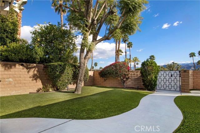 Detail Gallery Image 1 of 31 For 8 International Bld, Rancho Mirage,  CA 92270 - 3 Beds | 2 Baths