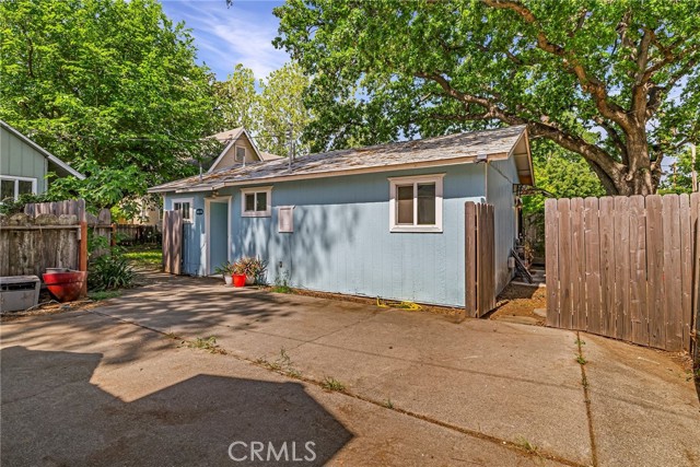 1617 Hemlock Street, Chico CA: https://media.crmls.org/medias/1f49fe7f-562e-453b-a08c-4e7e8415d018.jpg