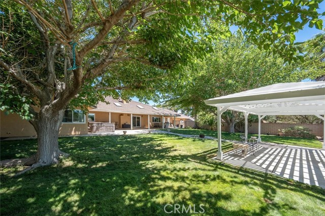 2056 W Avenue O, Palmdale CA: https://media.crmls.org/medias/1f4ada57-6363-43f5-b4bd-18cce570ee2d.jpg
