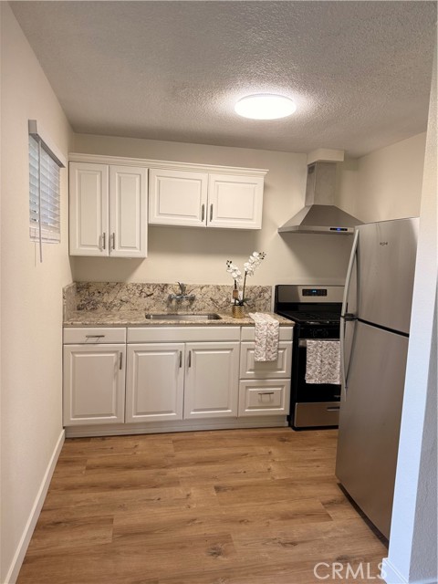 Front Image Thumbnail for CROC25272950