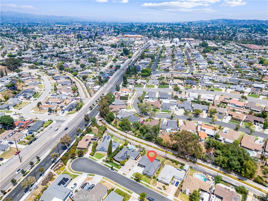 https://media.crmls.org/medias/1f4b1d15-baa9-4b06-b1a4-cee5d9af7b4e.jpg?preset=X-Large