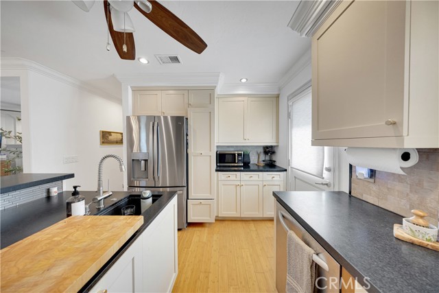 17971 Theodora Drive, Tustin CA: https://media.crmls.org/medias/1f4b26bb-076f-46c9-9d48-5b1eaa8337e7.jpg