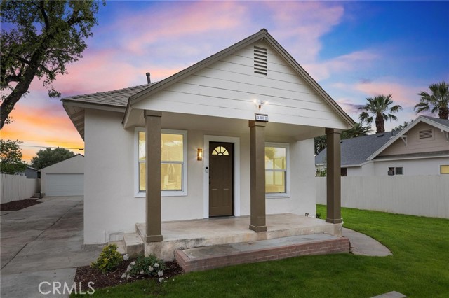Detail Gallery Image 1 of 37 For 3882 Taft St, Riverside,  CA 92503 - 3 Beds | 2 Baths