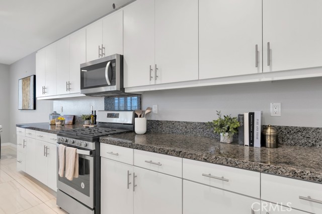 Image 12 of 62 For 18348 Cachet