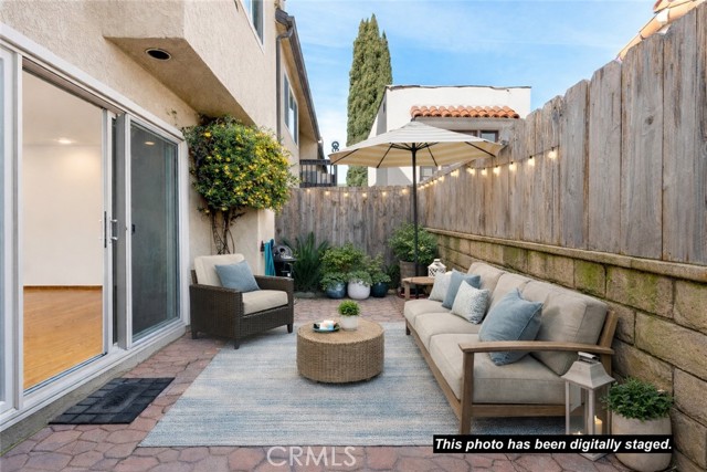 Detail Gallery Image 16 of 34 For 4425 E 5th a,  Long Beach,  CA 90814 - 3 Beds | 2/1 Baths