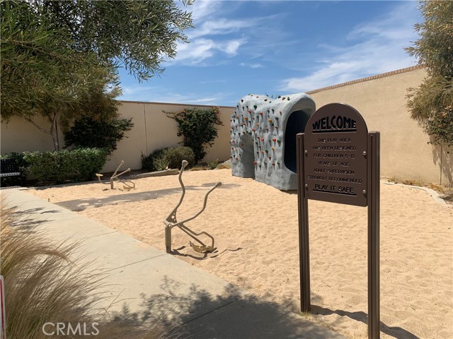 636 S Gladys Avenue, San Gabriel CA: https://media.crmls.org/medias/1f4cd579-8a9d-4c0d-b644-313e41224c58.jpg