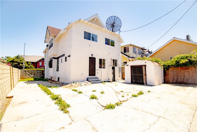 2101 Arlington Avenue, Los Angeles CA: https://media.crmls.org/medias/1f4d2e57-f154-4fcd-b2ae-c4d8dc2ab3ec.jpg
