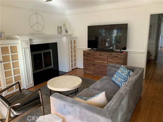 Detail Gallery Image 3 of 50 For 529 21st St, Manhattan Beach,  CA 90266 - 4 Beds | 3 Baths