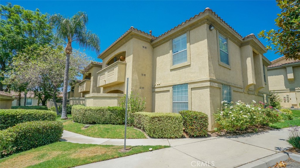 MLS #OC25159060 img 2