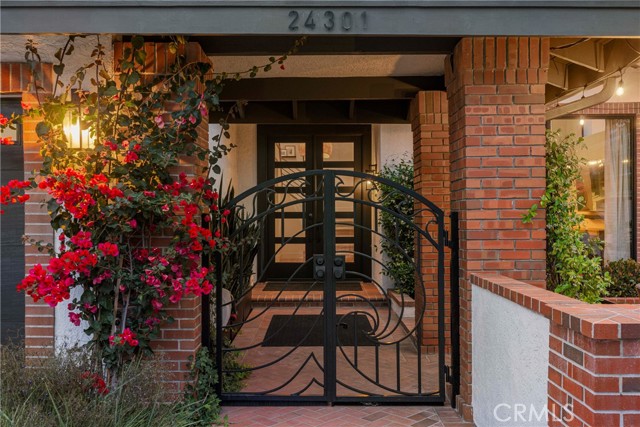 24301 Philemon Drive, Dana Point CA: https://media.crmls.org/medias/1f4e7737-06f2-4139-812b-f29519e6412e.jpg