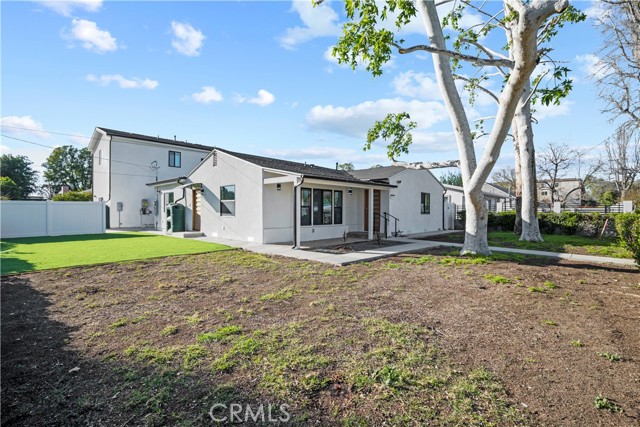 Detail Gallery Image 1 of 35 For 7505 Jordan Ave, Canoga Park,  CA 91303 - 5 Beds | 4/2 Baths