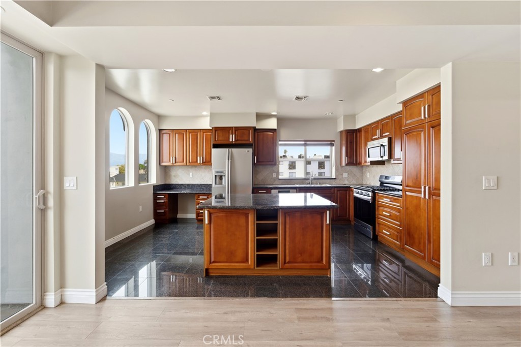 MLS #SR25260457 image #6