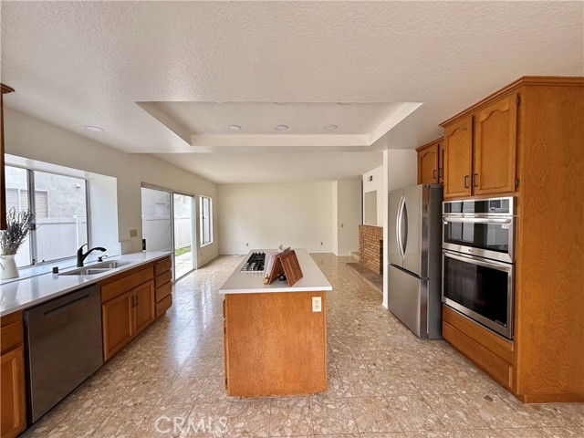 18 Decente, Irvine CA: https://media.crmls.org/medias/1f4f3169-b4b7-4b6c-b9d2-76c3ea6b998b.jpg