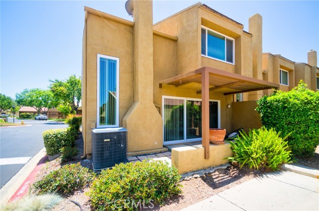 4725 Cardena, Yorba Linda CA: https://media.crmls.org/medias/1f4ffe83-d9b7-470f-afcd-9da77b6fcf52.jpg