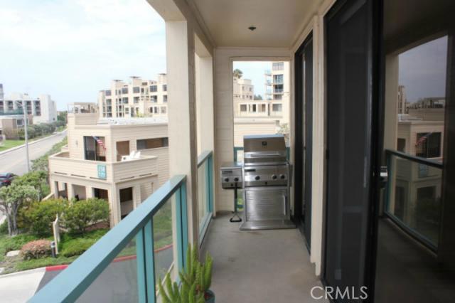 140 The Village, Redondo Beach, California 90277, 1 Bedroom Bedrooms, ,1 BathroomBathrooms,Residential,Sold,The Village,SB14184276