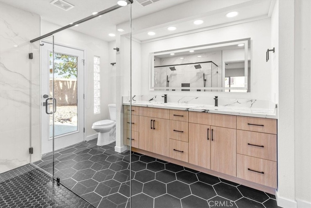 MLS #OC25275359 image #16