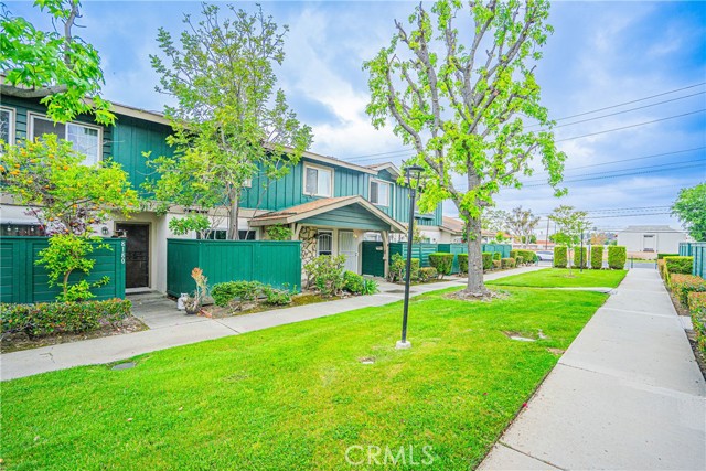 8172 Ferguson Green, Buena Park CA: https://media.crmls.org/medias/1f515473-8bb7-4a0c-871d-30d2bca6f5d8.jpg