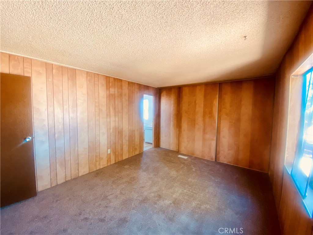 https://media.crmls.org/medias/1f51af84-3906-49e4-8c6b-23e1327e7ed9.jpg?preset=X-Large