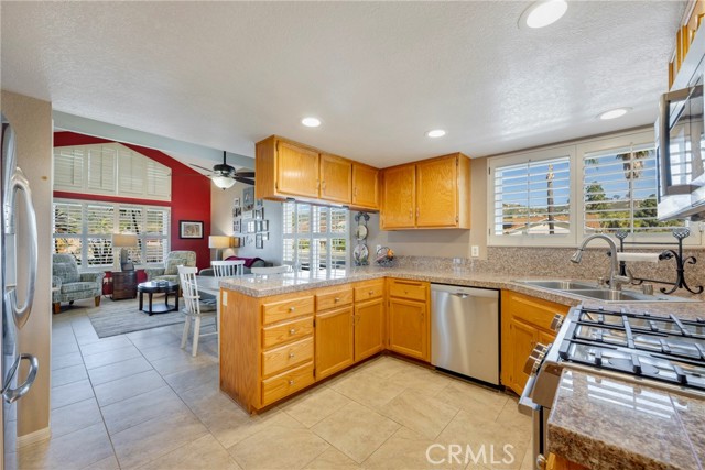 Detail Gallery Image 16 of 52 For 1894 Sunbury, Escondido,  CA 92026 - 3 Beds | 2 Baths