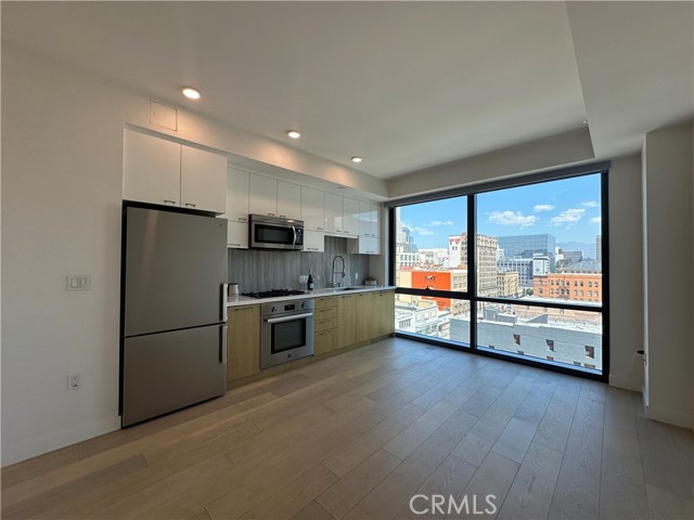 Detail Gallery Image 2 of 14 For 400 S Broadway #1004,  Los Angeles,  CA 90013 - 1 Beds | 1 Baths