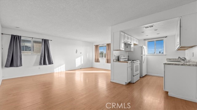 Detail Gallery Image 7 of 33 For 3451 Rainbow, Highland,  CA 92346 - 2 Beds | 1 Baths