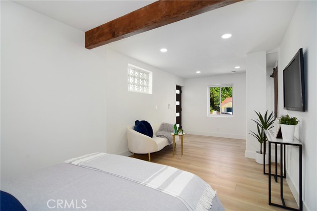 Detail Gallery Image 61 of 65 For 22284 Avenue San Luis, Woodland Hills,  CA 91364 - 6 Beds | 5/1 Baths