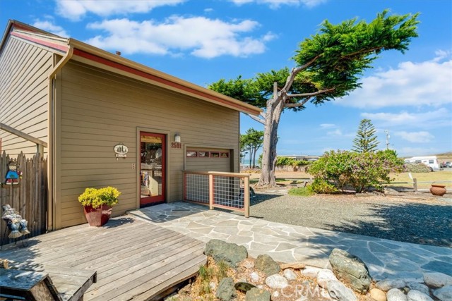 Detail Gallery Image 4 of 59 For 2591 Windsor Bld, Cambria,  CA 93428 - 2 Beds | 1/1 Baths