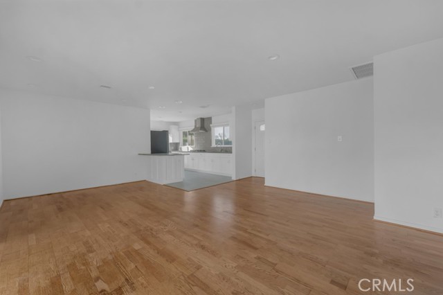 7758 Mason Avenue, Winnetka CA: https://media.crmls.org/medias/1f5383e5-6736-4b78-a994-491f1e0dade0.jpg