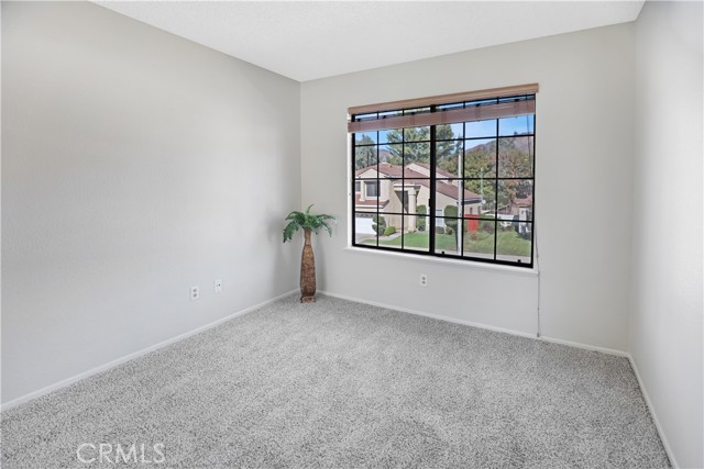 Detail Gallery Image 12 of 26 For 29015 Willow Creek Ln, Highland,  CA 92346 - 4 Beds | 2/1 Baths