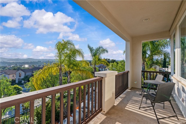 3 Hubbard Way, Coto de Caza CA: https://media.crmls.org/medias/1f551b60-be8e-4709-b3e9-7d7c6a4b2a16.jpg