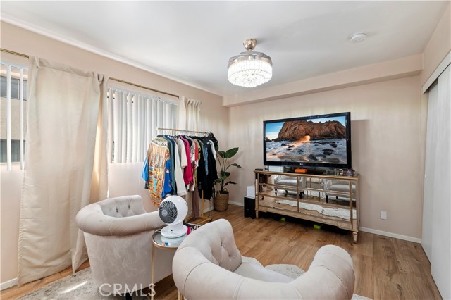 Detail Gallery Image 19 of 31 For 4652 Don Lorenzo #B,  Los Angeles,  CA 90008 - 3 Beds | 3 Baths