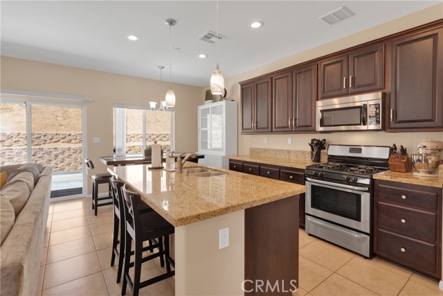 13320 Alta Vista Drive, Victorville CA: https://media.crmls.org/medias/1f5599a1-4225-408f-be01-b6029939cdde.jpg