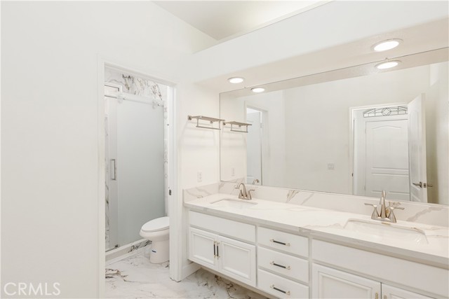 Detail Gallery Image 29 of 51 For 2421 E 16th #1,  Newport Beach,  CA 92663 - 4 Beds | 2/1 Baths