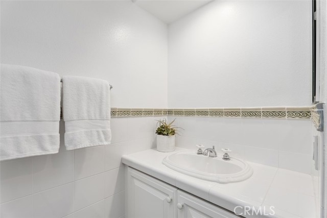 Detail Gallery Image 24 of 44 For 31 Cape Andover, Newport Beach,  CA 92660 - 4 Beds | 3/1 Baths