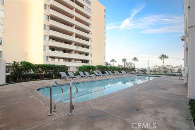 Detail Gallery Image 48 of 56 For 525 E Seaside Way #305,  Long Beach,  CA 90802 - 2 Beds | 1/1 Baths