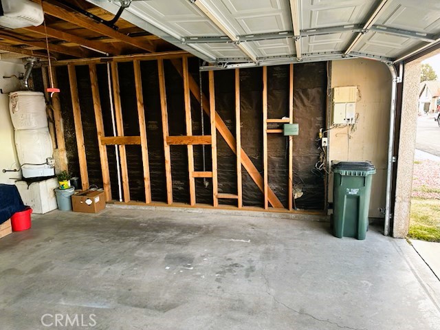 https://media.crmls.org/medias/1f575093-00a6-4284-b46d-e3ae07e31619.jpg?preset=X-Large
