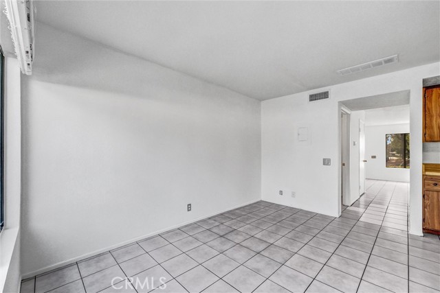 25885 Trabuco Road, Lake Forest CA: https://media.crmls.org/medias/1f583c27-cea9-4cd3-84ef-da3f4d2337fb.jpg