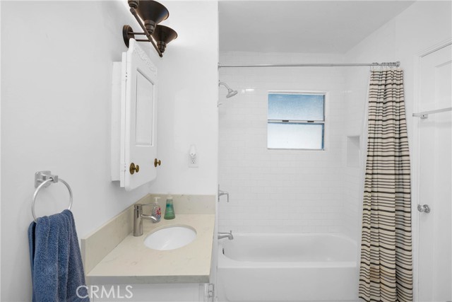 Detail Gallery Image 23 of 46 For 101 E 35th St, Long Beach,  CA 90807 - – Beds | – Baths
