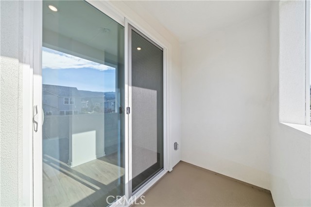 Detail Gallery Image 8 of 24 For 2590 Sprout Ln, Corona,  CA 92883 - 3 Beds | 2/1 Baths