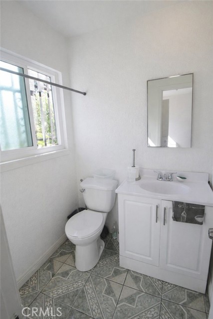 Detail Gallery Image 8 of 20 For 1001 E Grant St, Santa Ana,  CA 92701 - 2 Beds | 1/1 Baths